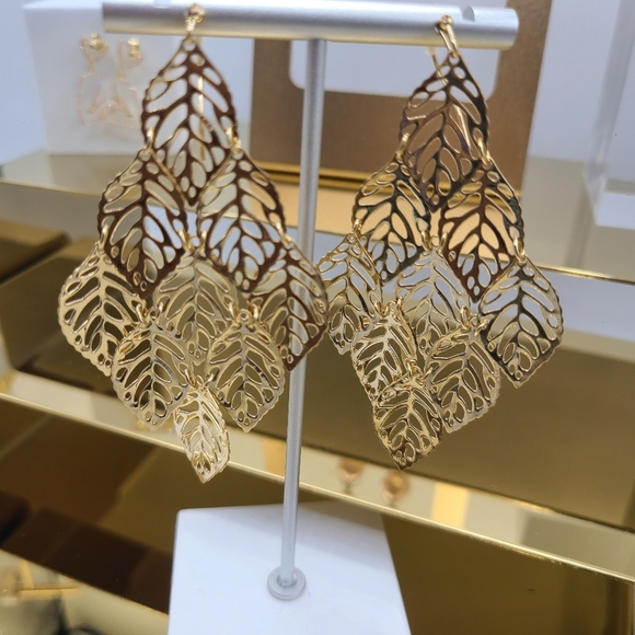 Goldtone Earrings • Layered • Tiered • Dangling • Finer Costume • New - Picture 3 of 5